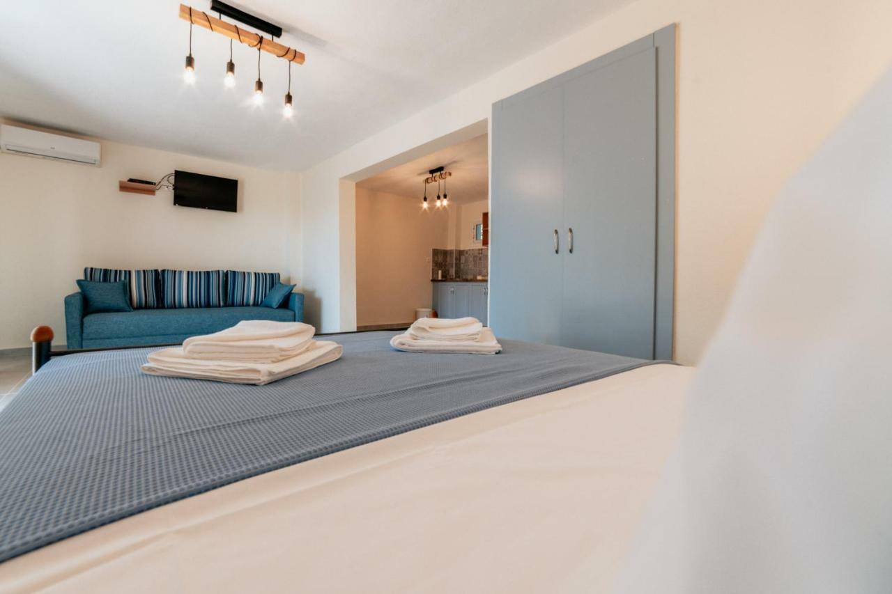 Cyclades Luxury Studios Nea Poteidaia Exterior foto